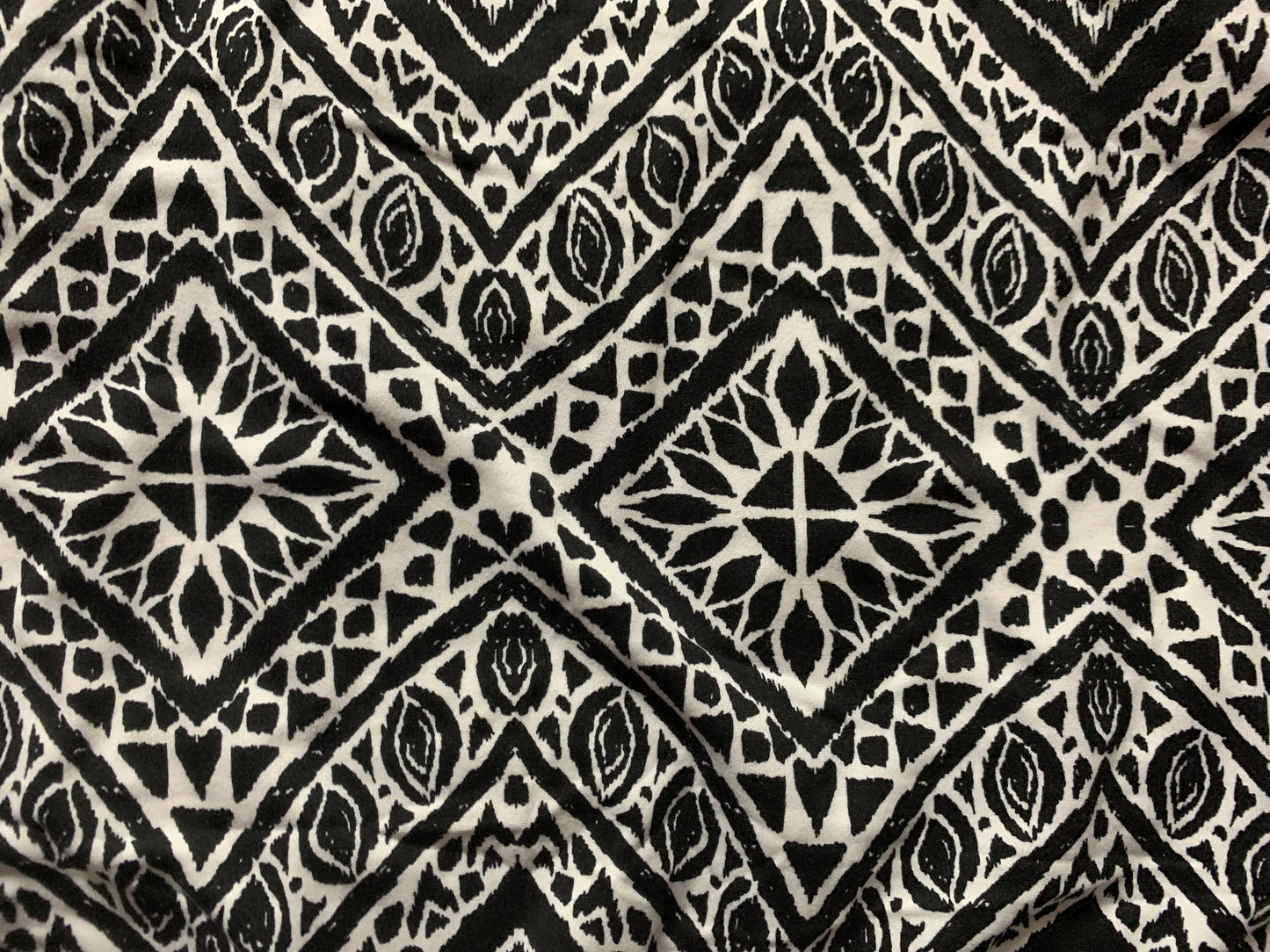 Black and White Geometric Leggings-LLR